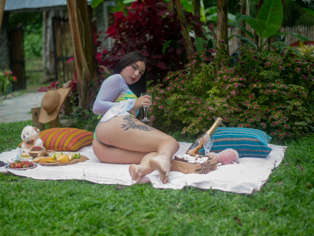 ReginaBlaze - Live porn &amp; sex cam - 21145366