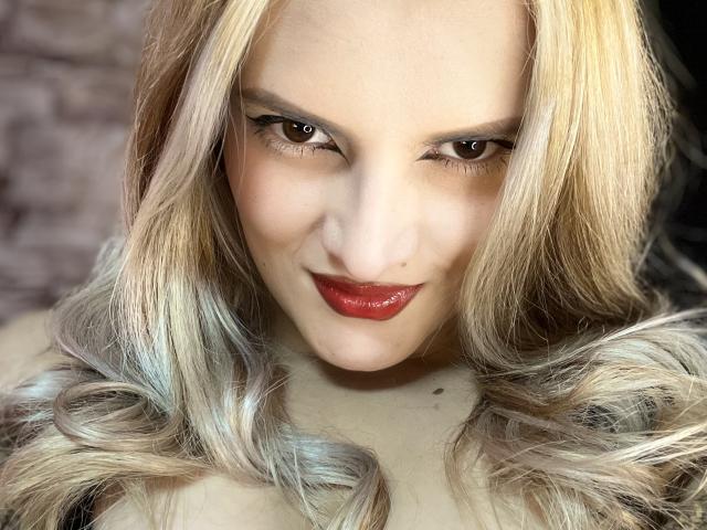 FiorellaStrong - Live porn &amp; sex cam - 21147206