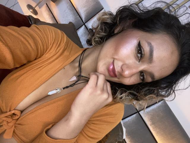 FloraSaenz - Live sex cam - 21149130