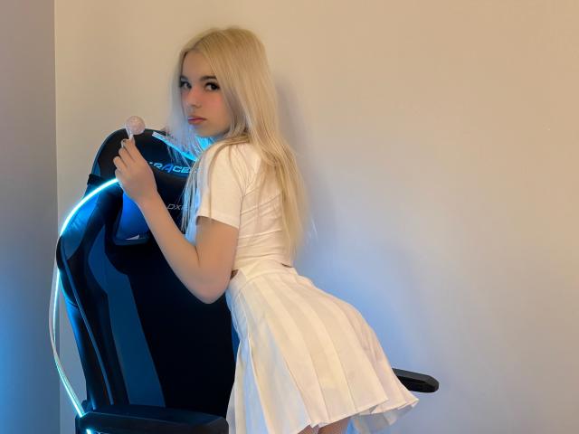 ShineCaroline - Live porn &amp; sex cam - 21158542