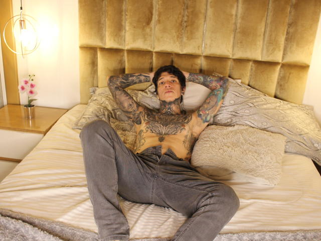 MadInkman - Live porn &amp; sex cam - 21163822