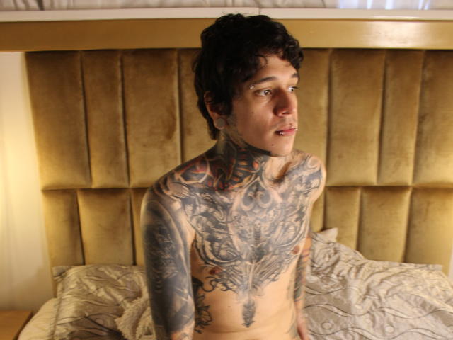 MadInkman - Live porn &amp; sex cam - 21163890