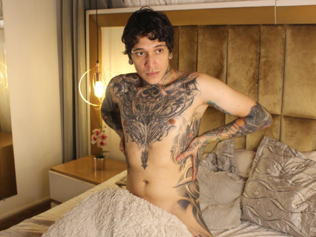 MadInkman - Live porn &amp; sex cam - 21163946