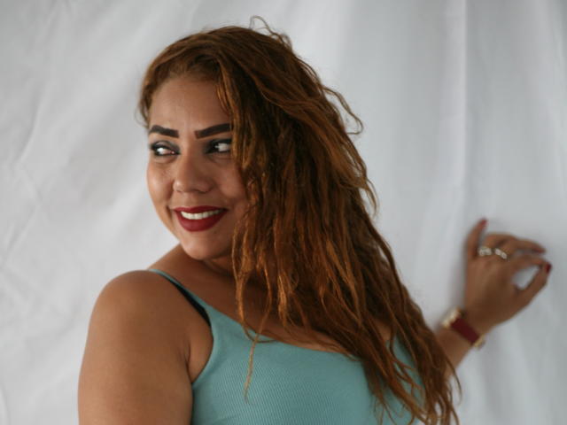 MiaColiins - Live sex cam - 21166626