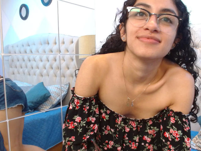 VioletaWembley - Live Sex Cam - 21180278