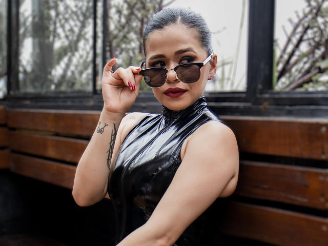 MistressVictoriaa - Live porn &amp; sex cam - 21186950