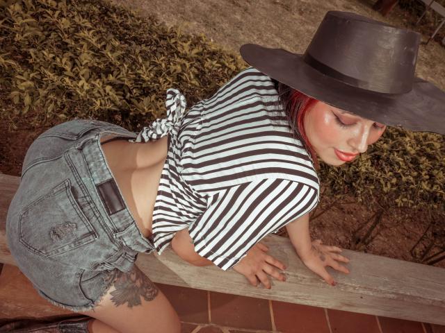 MartinaPalmer - Live porn &amp; sex cam - 21191462