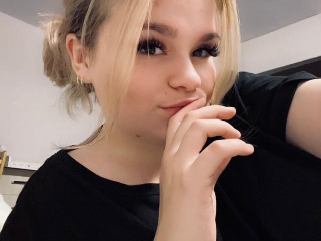 AdelinaOlsen - Sexe cam en vivo - 21195110