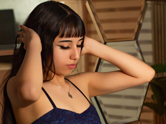 KrisMills - Live sex cam - 21197046