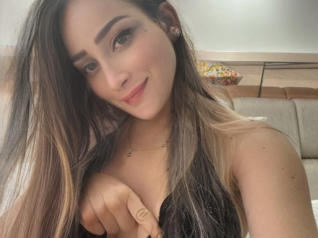 ArianaLu - Live porn &amp; sex cam - 21213902