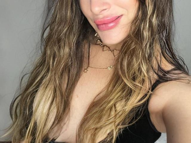 ArianaLu - Live porn &amp; sex cam - 21214174