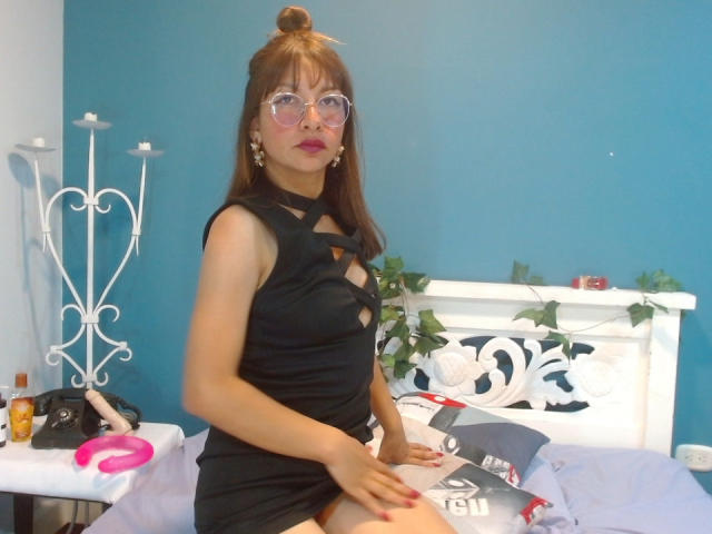 VioletSingh - פורנו בשידור חי ומצלמת סקס - 21226886