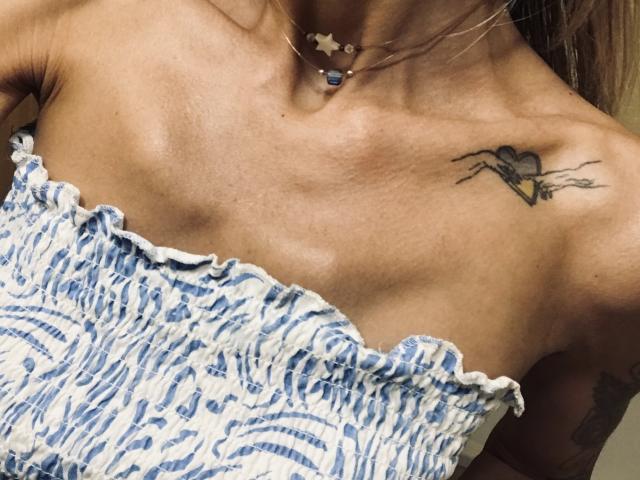 Julaiya - 라이브 포르노 &amp; 섹스 캠 - 21230806