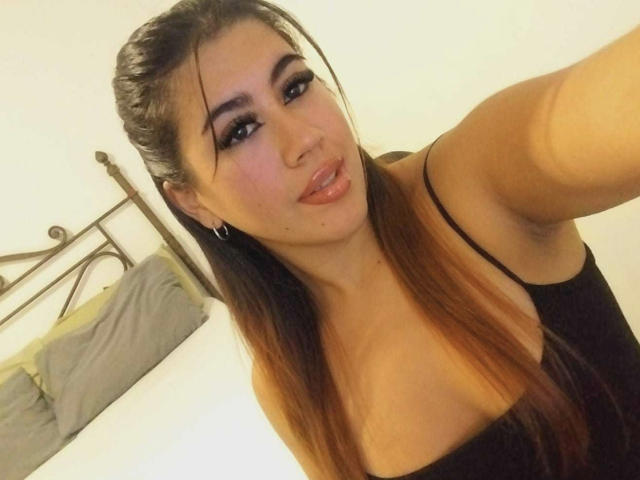 IsaJons - Élő pornó és szexkamera - 21231046