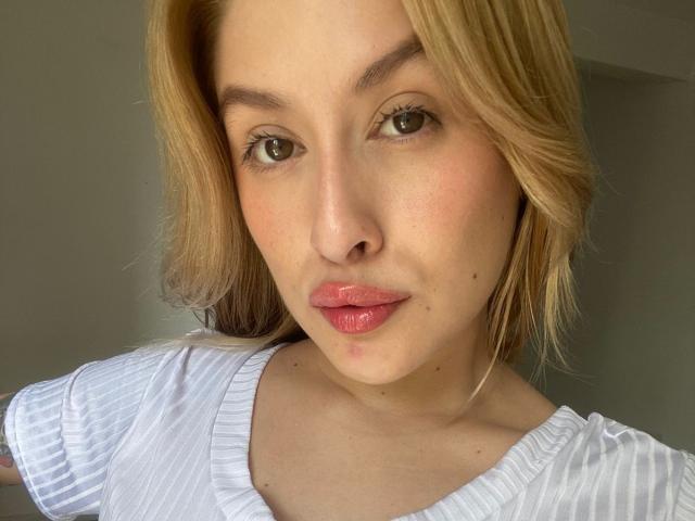 IsabellaPalacio - פורנו בשידור חי ומצלמת סקס - 21237178