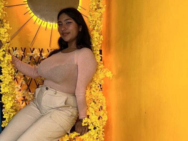 AbrilCollemanX - Live porn &amp; sex cam - 21249618