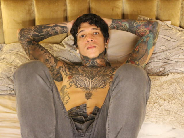 MadInkman - Live porn &amp; sex cam - 21249754