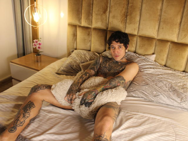 MadInkman - Live porn &amp; sex cam - 21249774