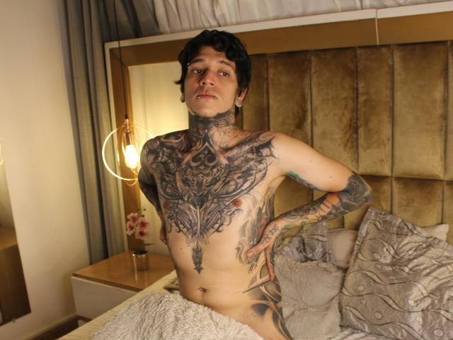 MadInkman - Live porn &amp; sex cam - 21250074