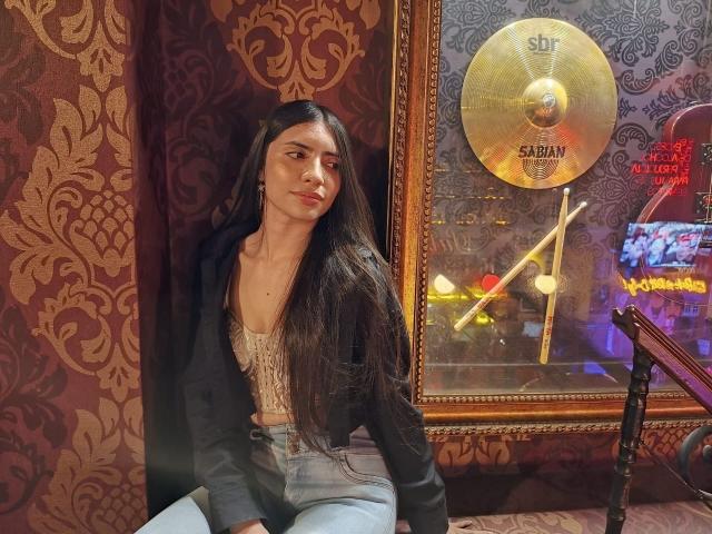 LuanaJoys - Live Sex Cam - 21259022