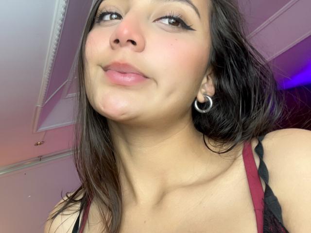 DianaFernandezz - Live porn &amp; sex cam - 21263538