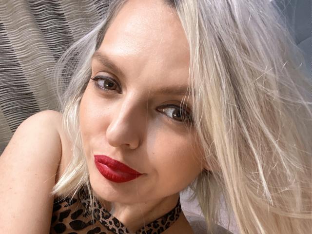 DouceAmelia - Live sexe cam - 21269370