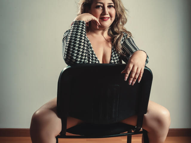 MartinaCaycedo - Live porn &amp; sex cam - 21280490