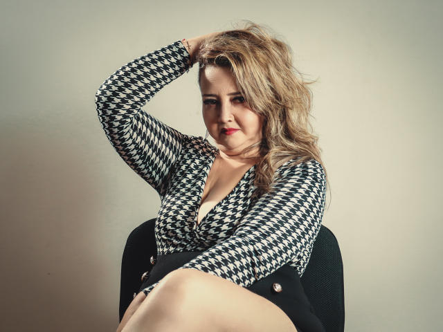 MartinaCaycedo - Live porn &amp; sex cam - 21280538