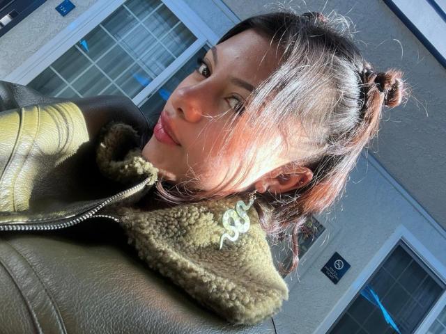 IsabelaHampton - Camera khiêu dâm &amp; quyến rũ trực tiếp - 21282350