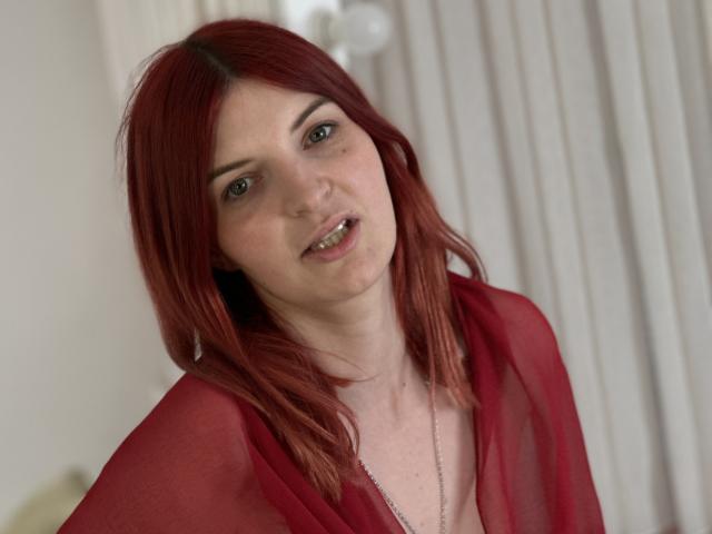EmilieRed - Live porn &amp; sex cam - 21292794