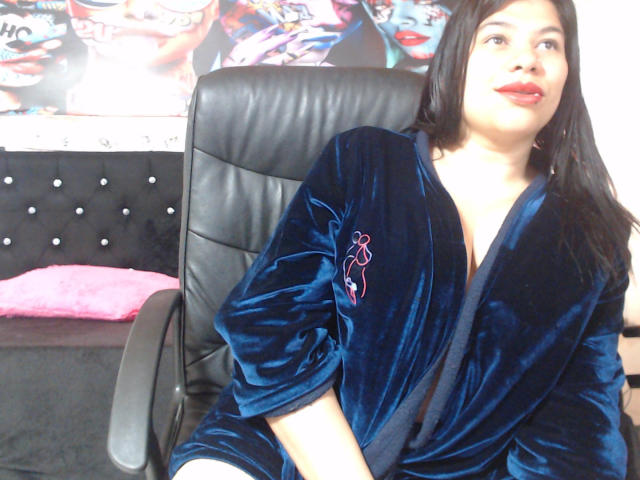 AlmaWhite - Live sex cam - 21293382