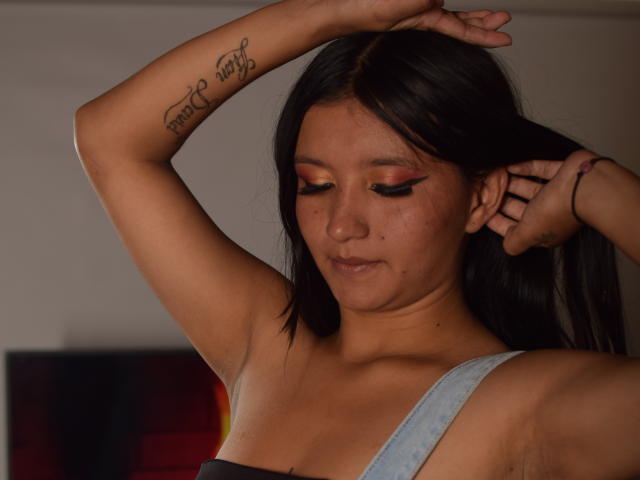 EmiilyAdams - Camera khiêu dâm &amp; quyến rũ trực tiếp - 21294762