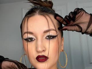 AvrilGreis - Live porn &amp; sex cam - 21312846