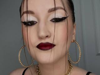 AvrilGreis - Live porn &amp; sex cam - 21312854