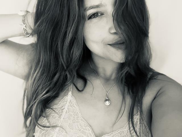 ShantalSummer - פורנו בשידור חי ומצלמת סקס - 21319794