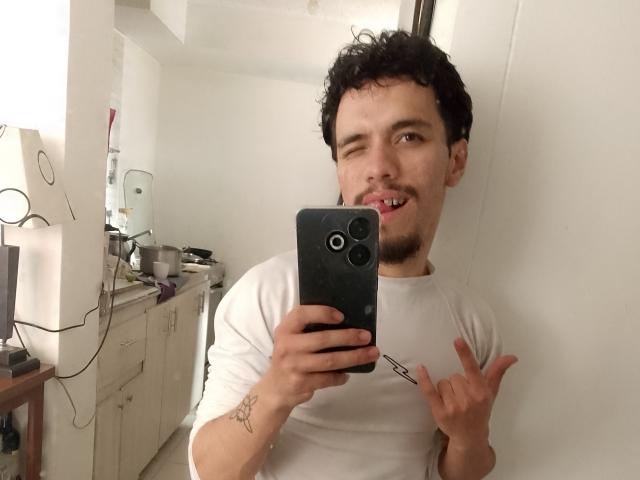 DamondWhitpleasure - сексуальная веб-камера в реальном времени - 21325222