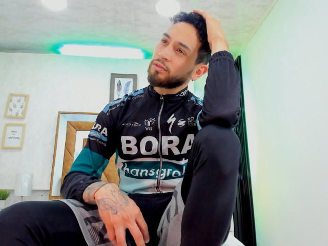 MassimoVicenzzo - Sexe cam en vivo - 21331262