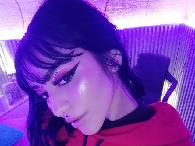 LindaWatsong - Live porn &amp; sex cam - 21332022