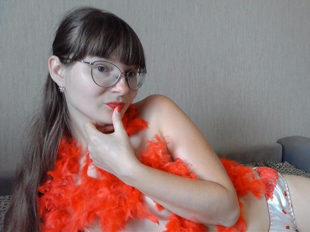 KiraGoldens - Live porn &amp; sex cam - 21346402