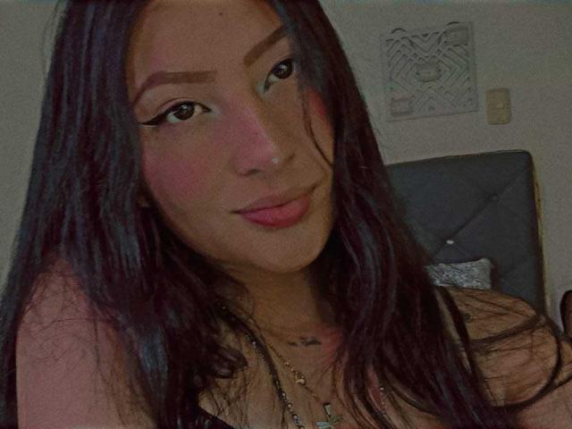 MiiaSwans - Live porn &amp; sex cam - 21352042