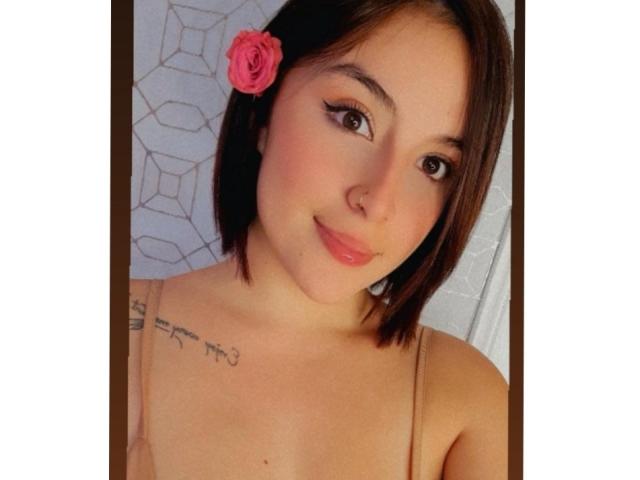 EmilyBrrown - Élő pornó és szexkamera - 21354350