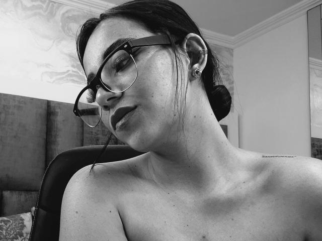 AlinaDemi - Live porn &amp; sex cam - 21354842