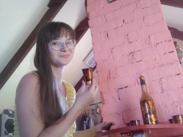 KiraGoldens - Élő pornó és szexkamera - 21356882