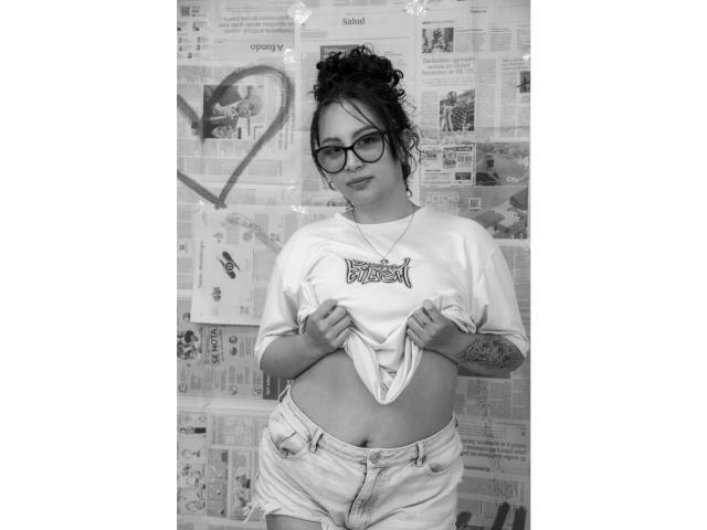 ZoeeHotX - Live sex cam - 21360538