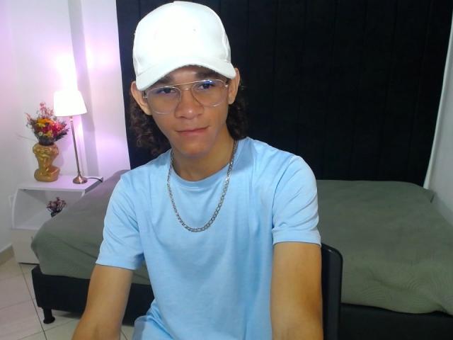 KrosTwink - Live porn &amp; sex cam - 21361518