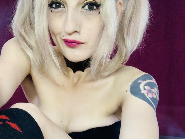 MissCherryOnTop - Sexe cam en vivo - 21363106