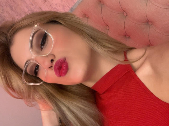 AdelaLaurent - Live porn &amp; sex cam - 21364770