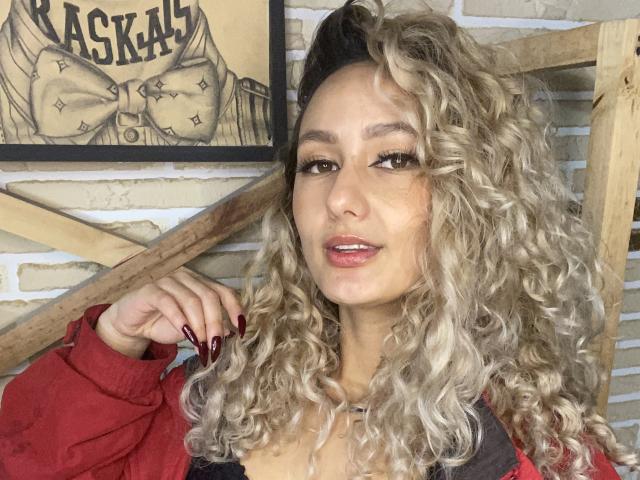 FloraSaenz - Live Sex Cam - 21366282