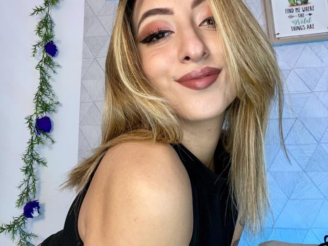 SabrinaaMontana - Live sex cam - 21366774