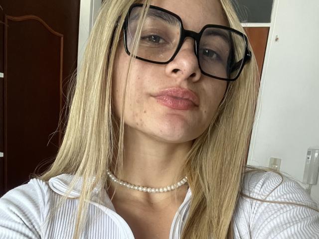 AtheneaRossi - Live porn &amp; sex cam - 21371670